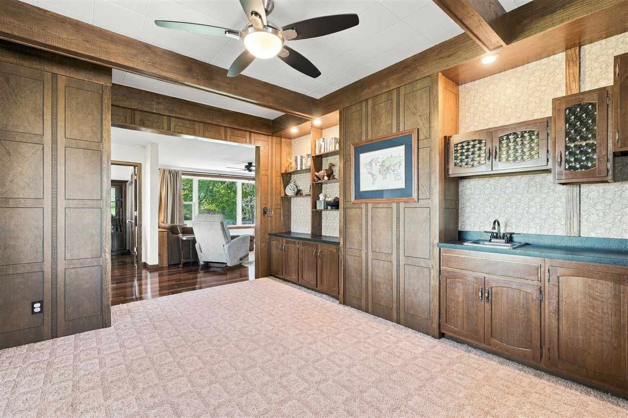 1919 Q Avenue Marengo IA 52301