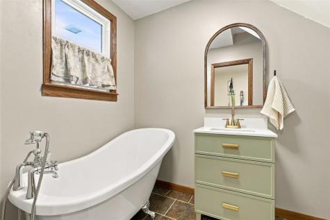 1919 Q Avenue Marengo IA 52301