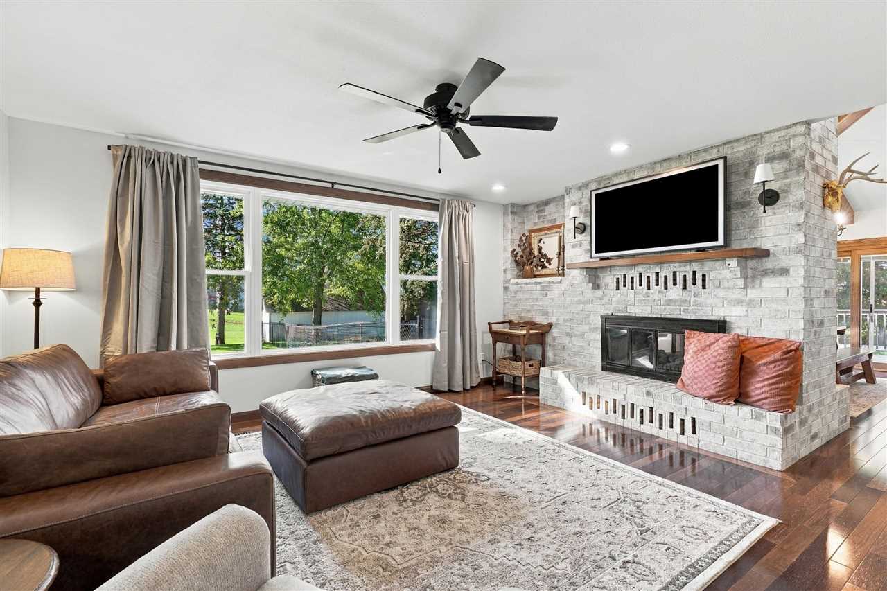 1919 Q Avenue Marengo IA 52301