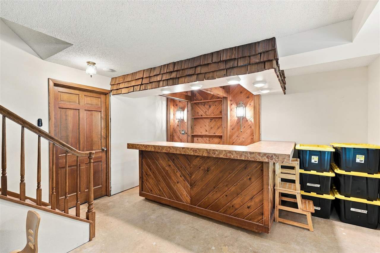 1919 Q Avenue Marengo IA 52301
