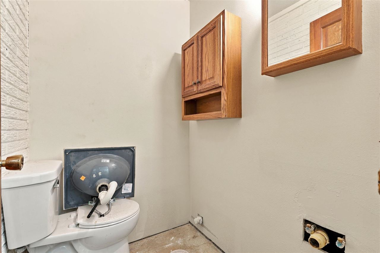 1919 Q Avenue Marengo IA 52301