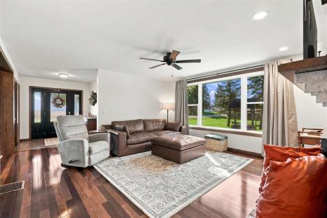 1919 Q Avenue Marengo IA 52301