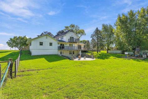 1919 Q Avenue Marengo IA 52301