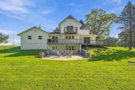 1919 Q Avenue Marengo IA 52301