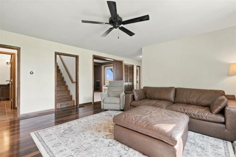 1919 Q Avenue Marengo IA 52301