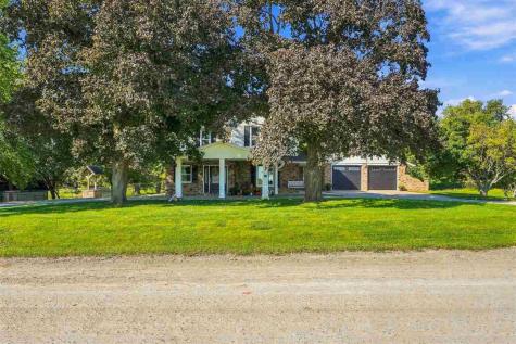 1919 Q Avenue Marengo IA 52301