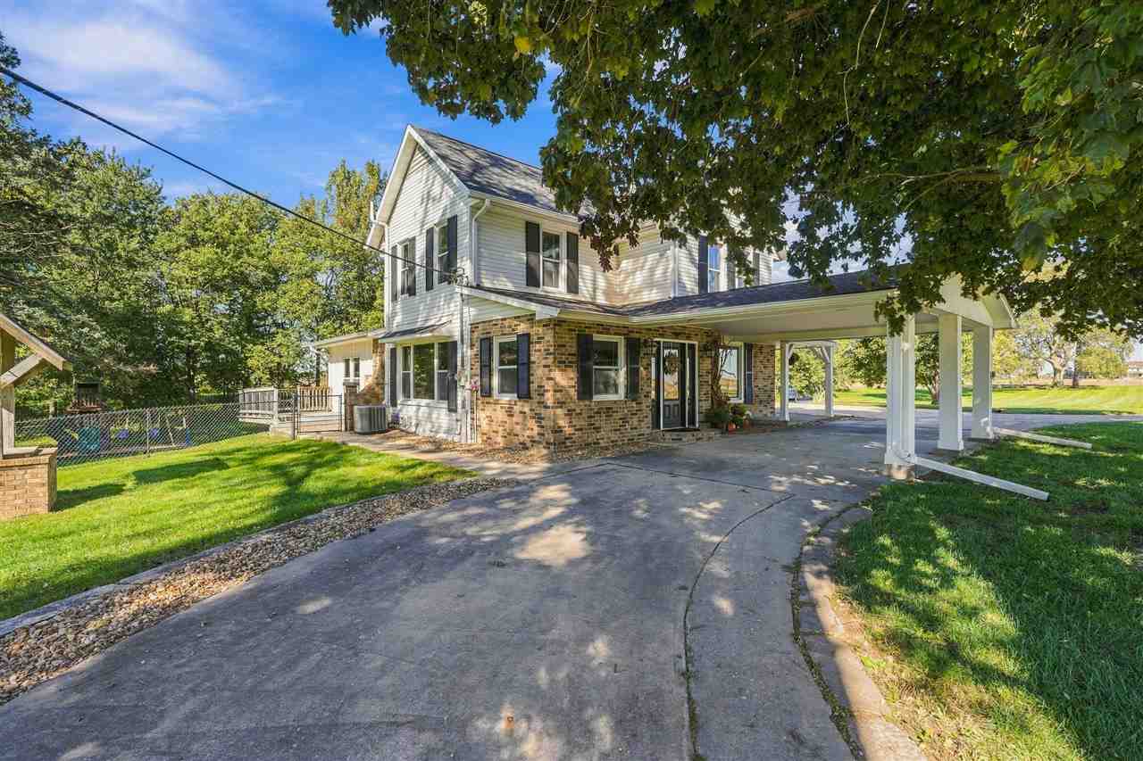 1919 Q Avenue Marengo IA 52301