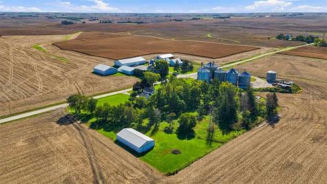 1919 Q Avenue Marengo IA 52301