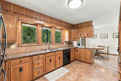 1919 Q Avenue Marengo IA 52301