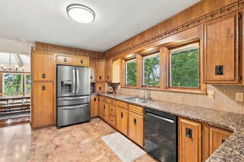 1919 Q Avenue Marengo IA 52301