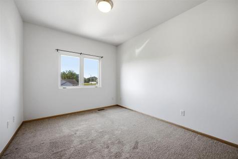 2042 Northland Circle Coralville IA 52241
