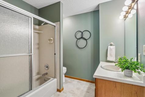 2068 South Ridge Drive Coralville IA 52241