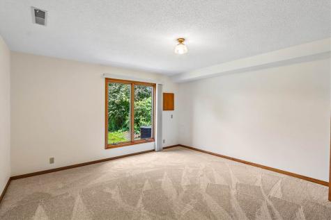2068 South Ridge Drive Coralville IA 52241
