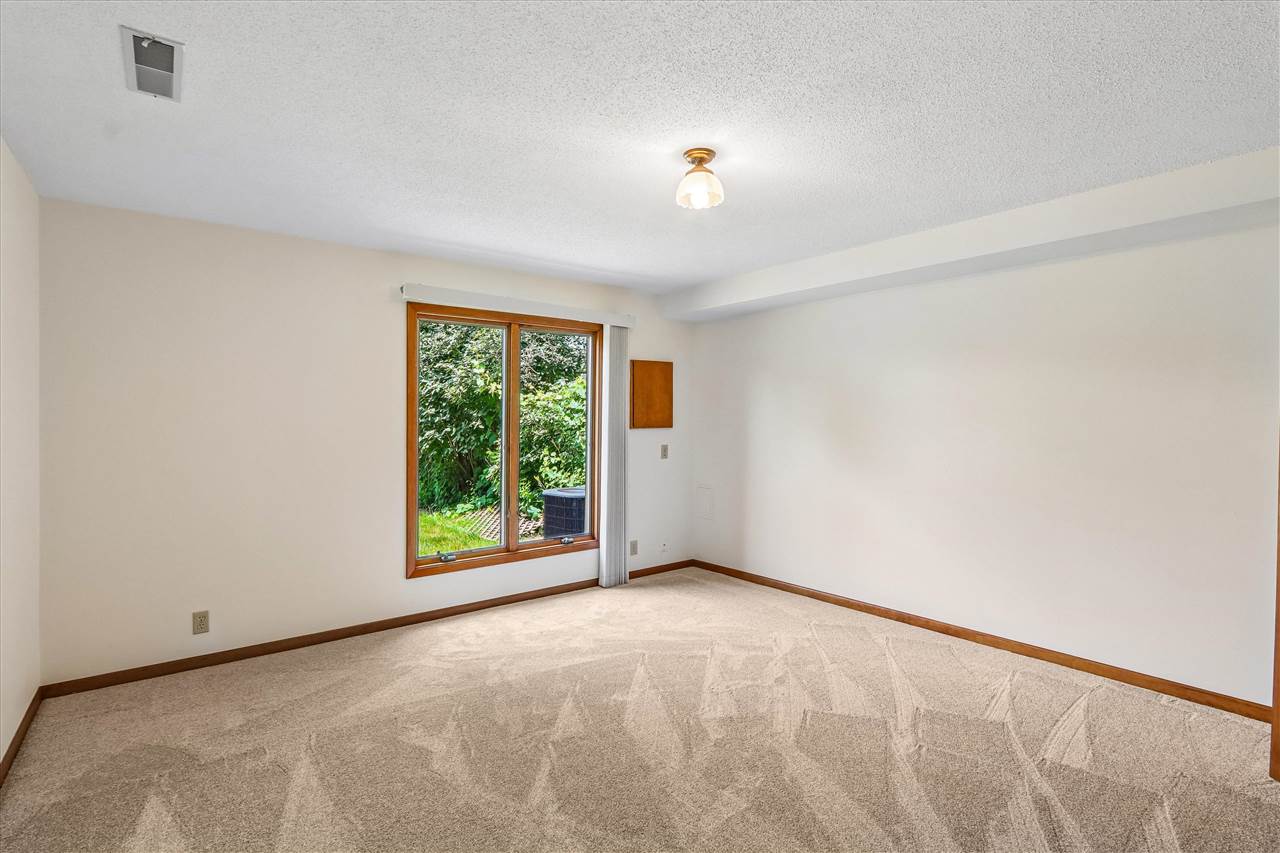 2068 South Ridge Drive Coralville IA 52241