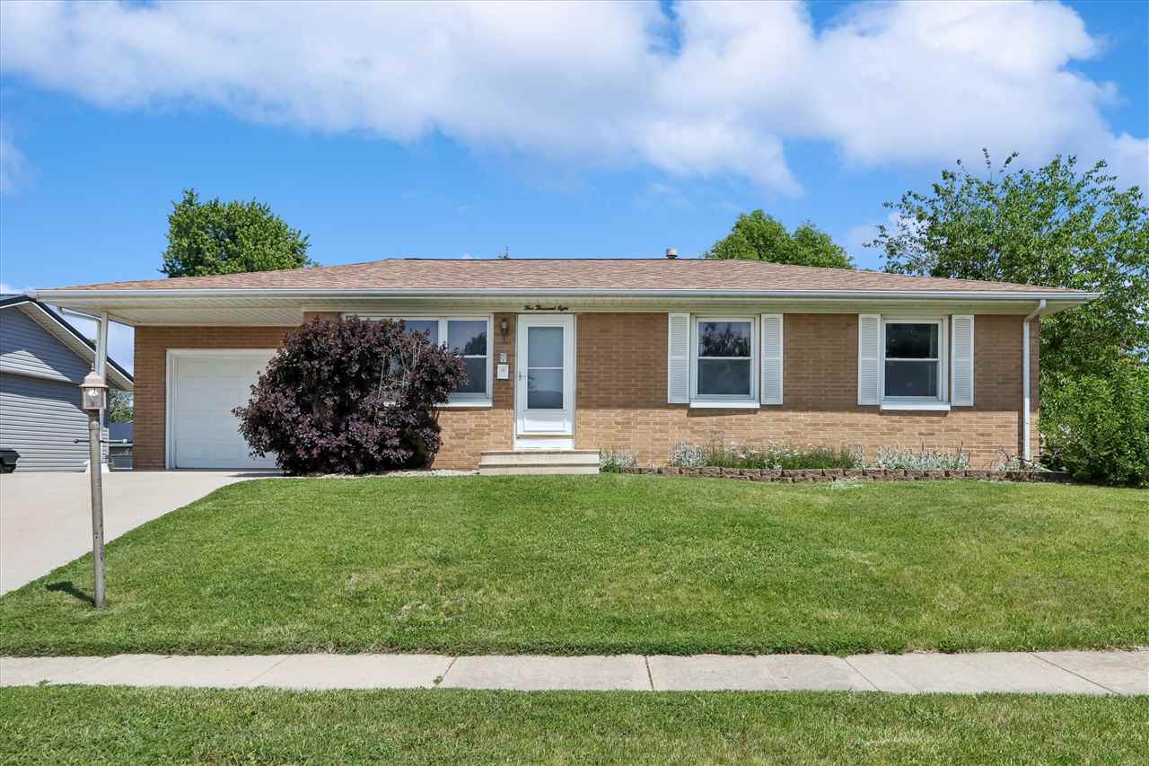 5008 Monclair Drive NW Cedar Rapids IA 52405
