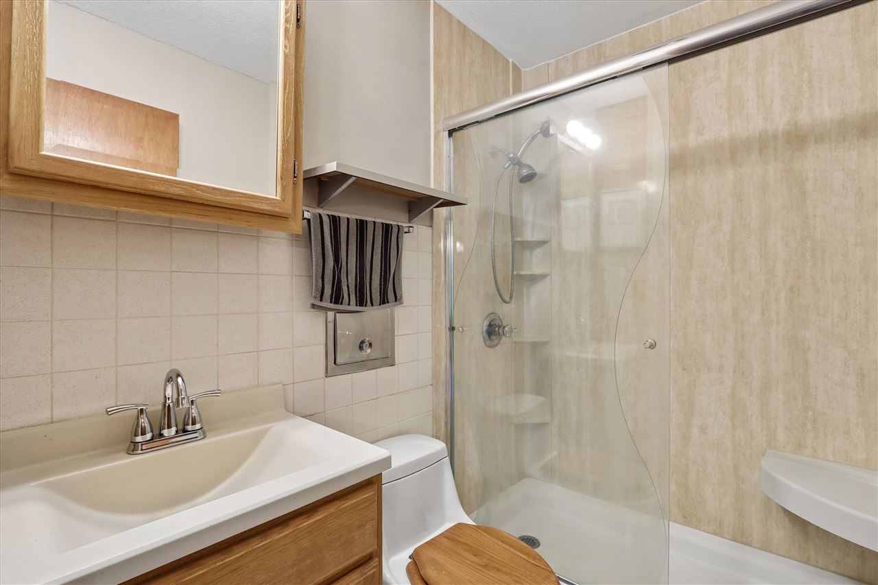 5008 Montclair Drive NW Cedar Rapids IA 52405