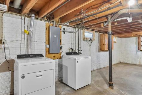 5008 Monclair Drive NW Cedar Rapids IA 52405