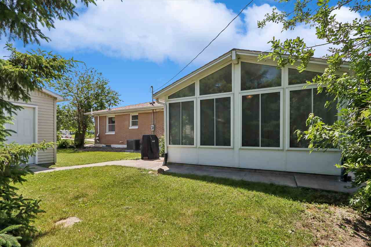 5008 Montclair Drive NW Cedar Rapids IA 52405