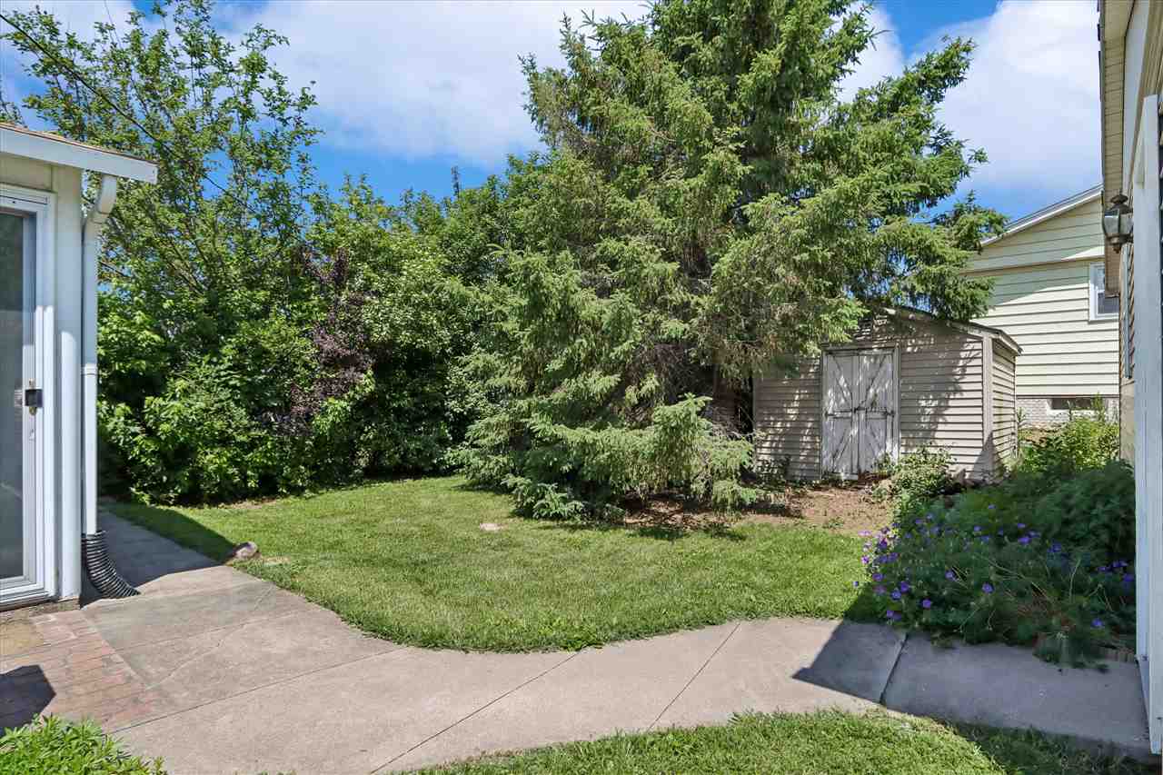 5008 Montclair Drive NW Cedar Rapids IA 52405