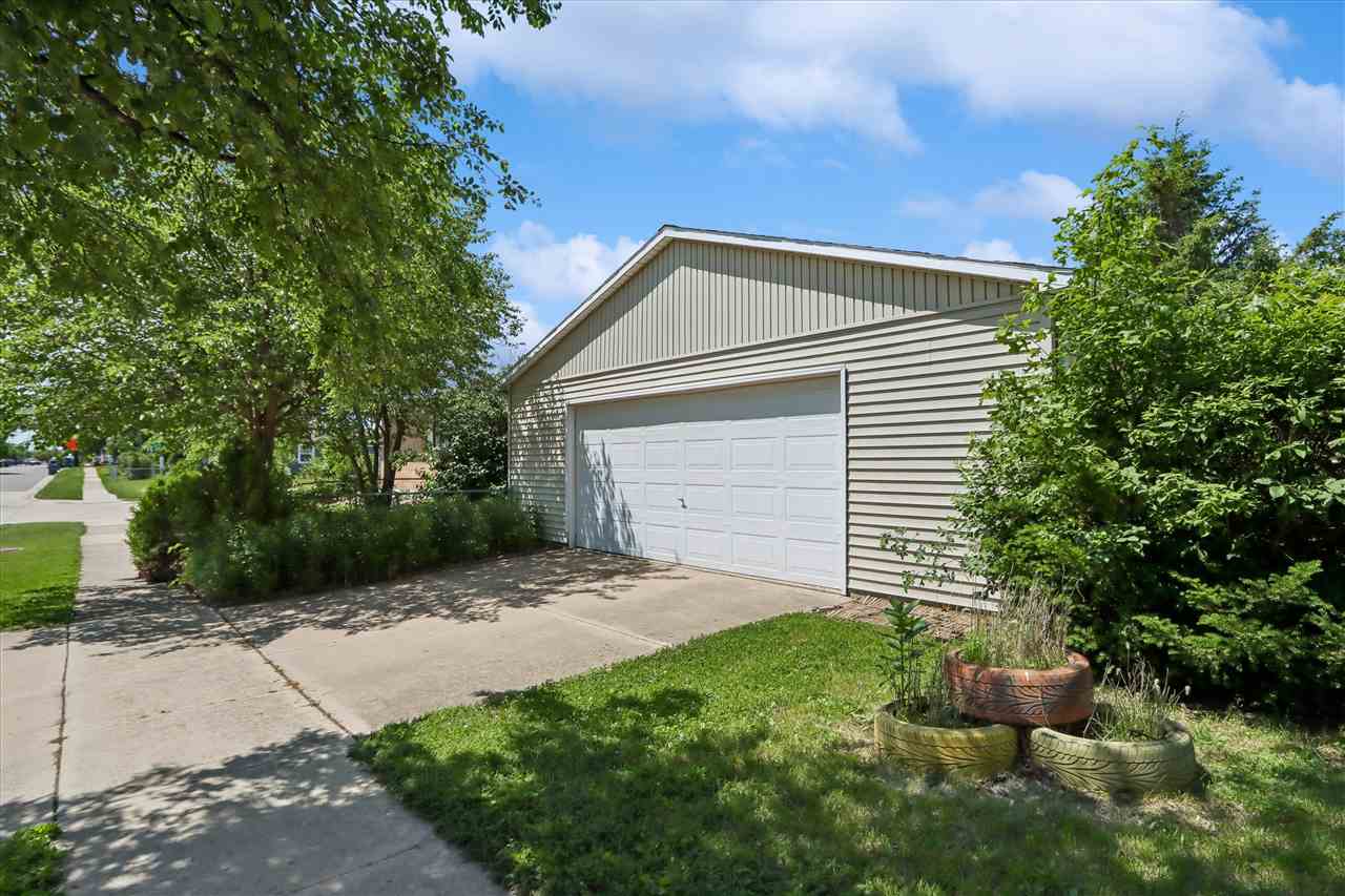5008 Montclair Drive NW Cedar Rapids IA 52405