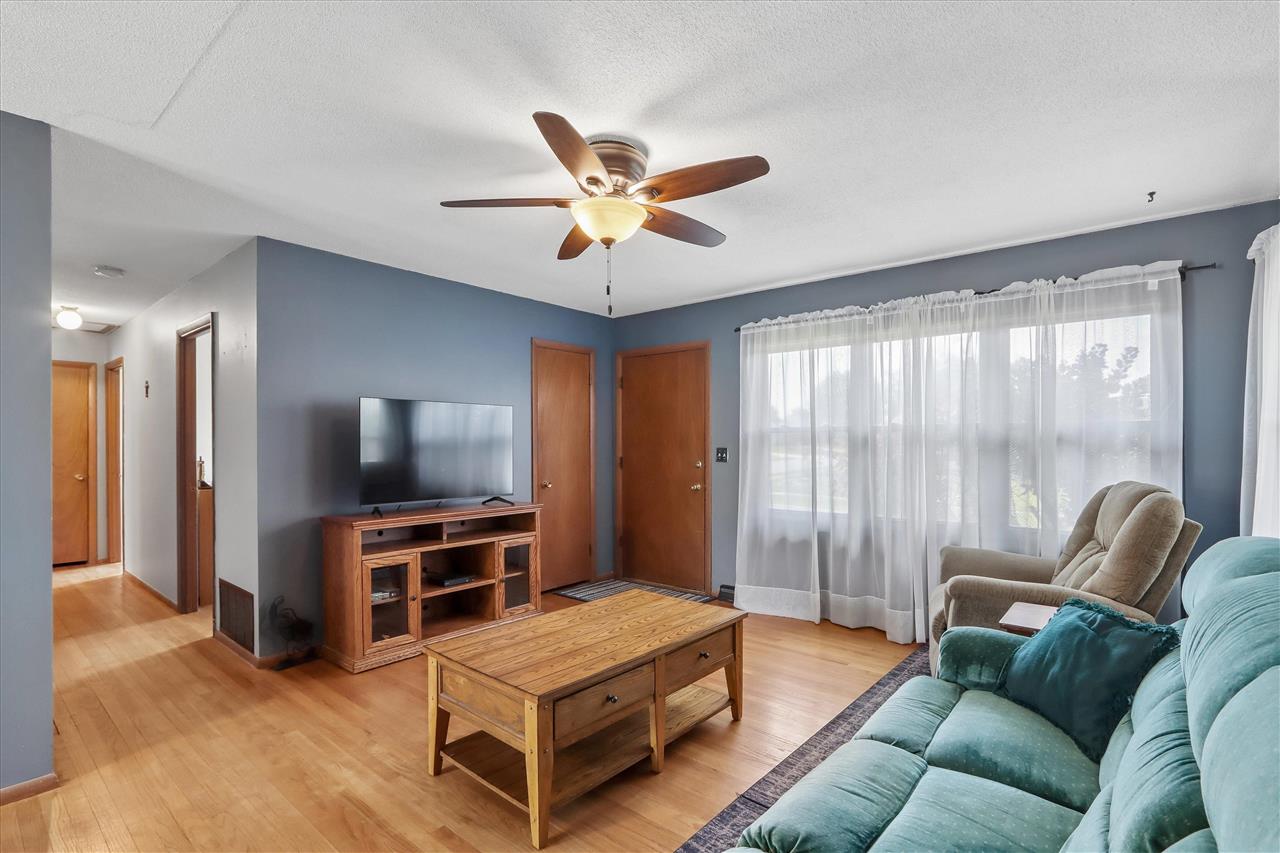5008 Montclair Drive NW Cedar Rapids IA 52405