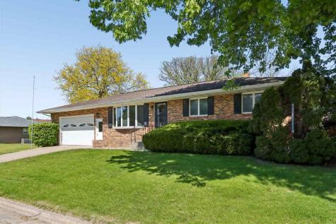604 Main Street Victor IA 52347