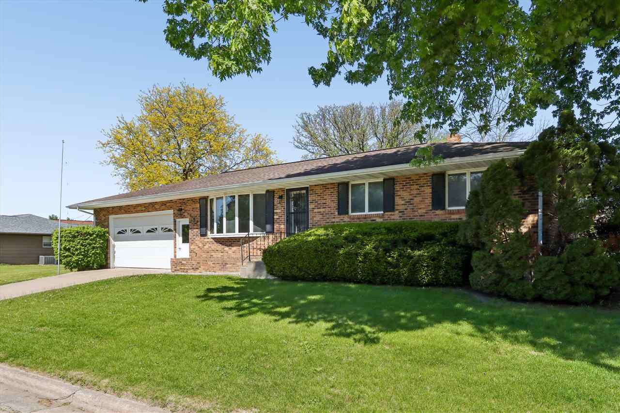 604 Main Street Victor IA 52347