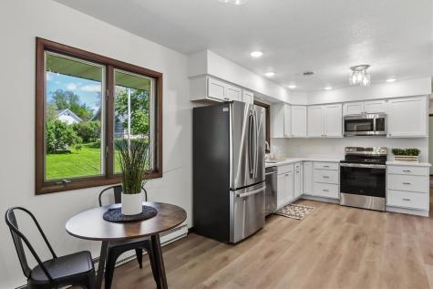 604 Main Street Victor IA 52347
