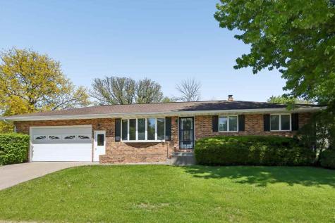 604 Main Street Victor IA 52347