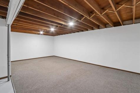 604 Main Street Victor IA 52347