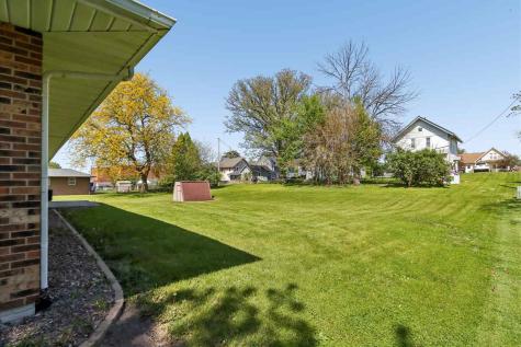 604 Main Street Victor IA 52347