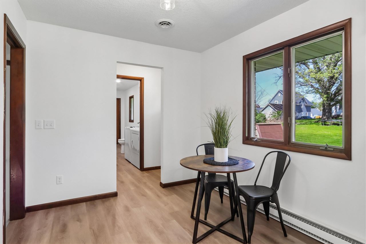 604 Main Street Victor IA 52347