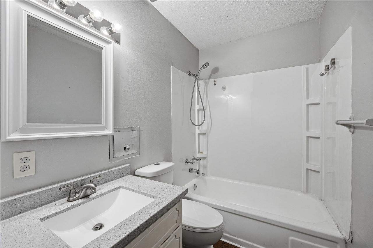 32 Amber Lane Iowa City IA 52240