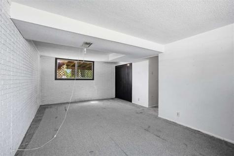 32 Amber Lane Iowa City IA 52240