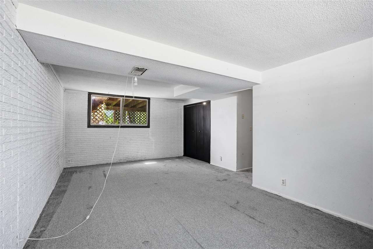 32 Amber Lane Iowa City IA 52240