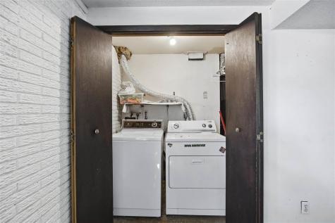 32 Amber Lane Iowa City IA 52240