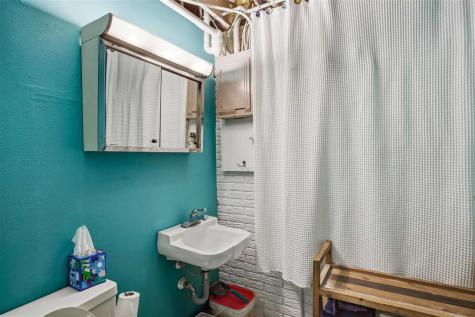 32 Amber Lane Iowa City IA 52240