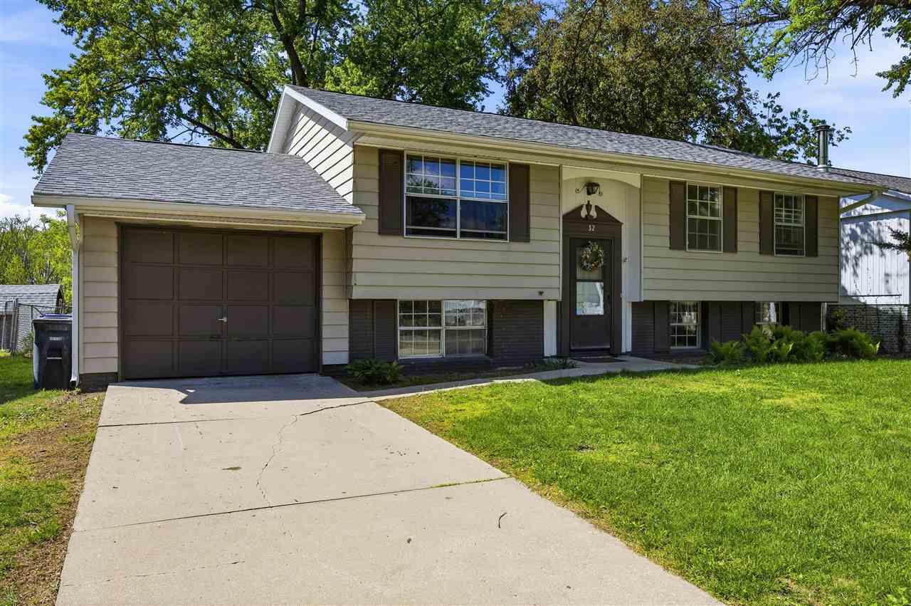 32 Amber Lane Iowa City IA 52240