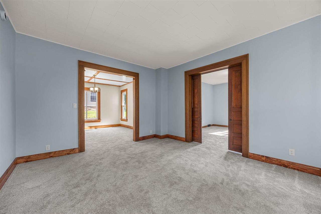 1806 8th Avenue Belle Plaine IA 52208