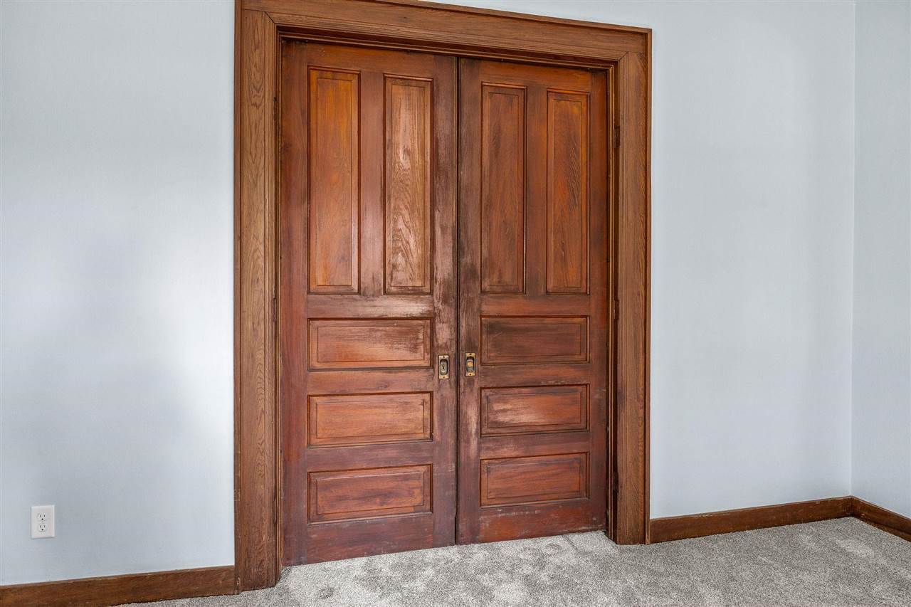 1806 8th Avenue Belle Plaine IA 52208