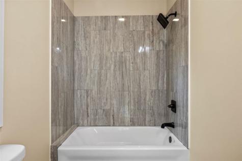 1806 8th Avenue Belle Plaine IA 52208