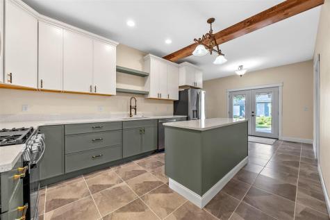 1806 8th Avenue Belle Plaine IA 52208