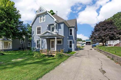 1806 8th Avenue Belle Plaine IA 52208