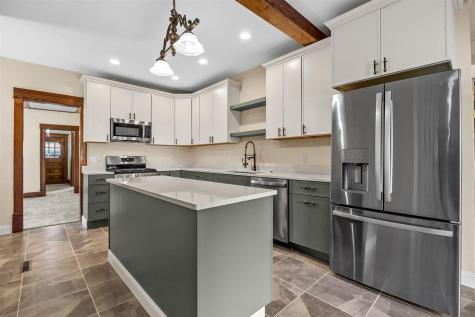 1806 8th Avenue Belle Plaine IA 52208