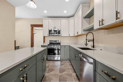 1806 8th Avenue Belle Plaine IA 52208