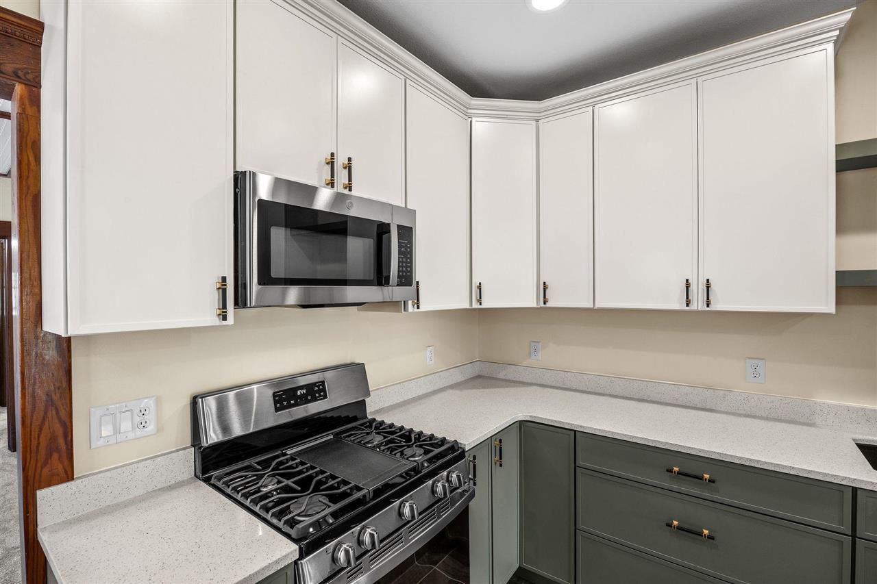 1806 8th Avenue Belle Plaine IA 52208