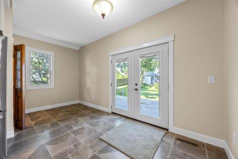 1806 8th Avenue Belle Plaine IA 52208