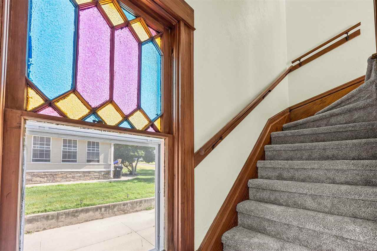 1806 8th Avenue Belle Plaine IA 52208