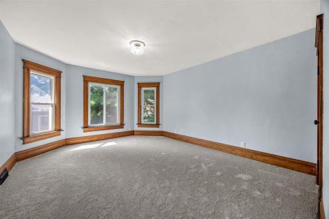 1806 8th Avenue Belle Plaine IA 52208