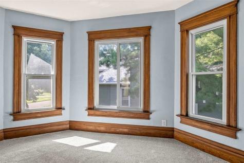 1806 8th Avenue Belle Plaine IA 52208